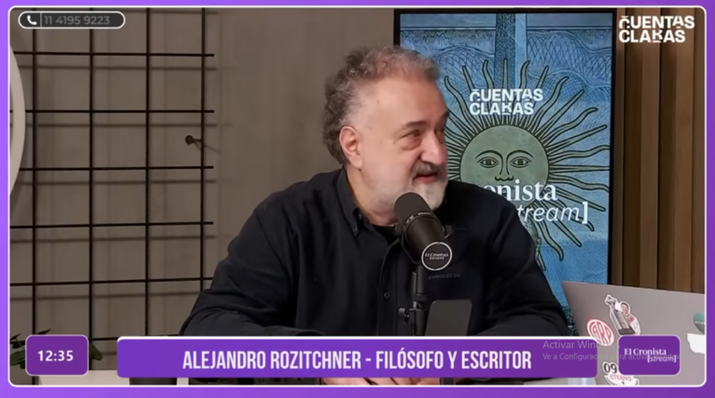 NotiZap's tweet photo. “ME PREOCUPA LA IMBECILIDAD DEL PERIODISMO. LO HIJOS DE MIL PUTAS QUE SON LOS PERIODISTAS…” Y el "Presi" lo repostea con un "Masterclass"
(Ver el vídeo de la entrevista al “filósofo” y escritor, Alejandro Rozitchner, al final de esta nota)
https://t.co/fzHOo8eXK7 https://t.co/IZlUvZ2mI7