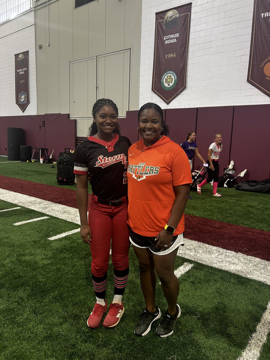 RyleeMike2029's tweet photo. Thank you @FSU_Softball for the new drills. Like learning new things and shout out to @bbeall0628 for
Coming too 
@angeleebueno https://t.co/9Uq41cxjpp