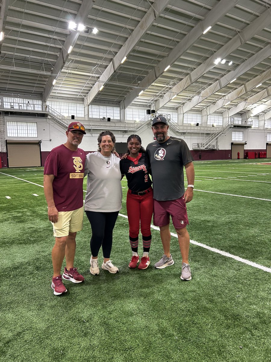 RyleeMike2029's tweet photo. Thank you @FSU_Softball for the new drills. Like learning new things and shout out to @bbeall0628 for
Coming too 
@angeleebueno https://t.co/9Uq41cxjpp