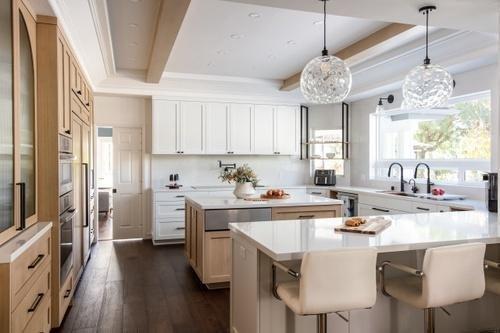 DanielleMMazza's tweet photo. A 106-square-foot expansion, custom cabinetry and a new island transform a 1990s kitchen into an efficient hub https://t.co/o89WJUpr6K https://t.co/yJqIh57doB