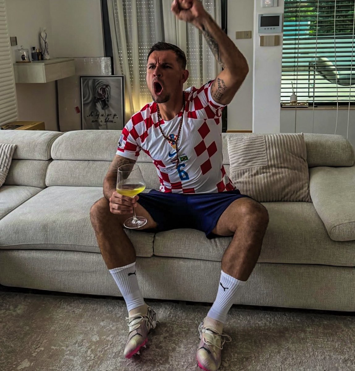 eurofootcom's tweet photo. 🇭🇷💪 Dejan Lovren is ready for Croatia's match against England! ✅ https://t.co/zyntW23wo1