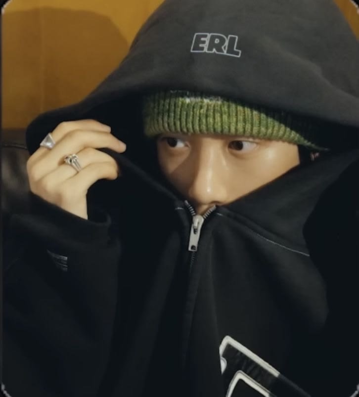 forwooryul's tweet photo. coolest kid in the crew https://t.co/sfW6cnUDyo