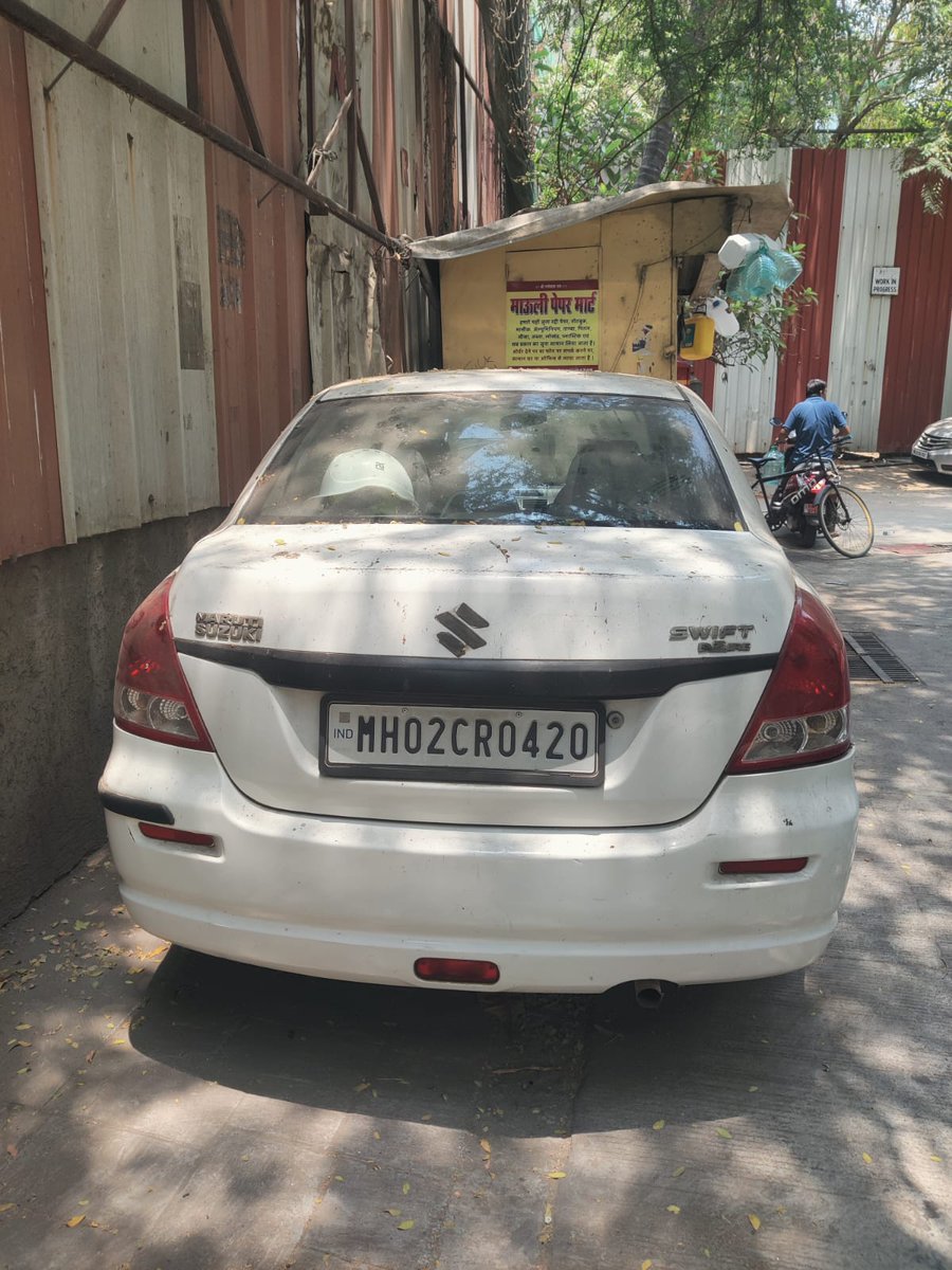 WarOnAComet's tweet photo. @mybmc @mybmcWardHE
Abandoned car left on narrow road since 2 months, no action taken.
Road does not have footpath either.
This is further hindrance for pedestrians. Please tow quickly.
Sunder Nagar Road, Next to Sunder Nagar Garden, Kalina 400098 https://t.co/N5efVXK76E