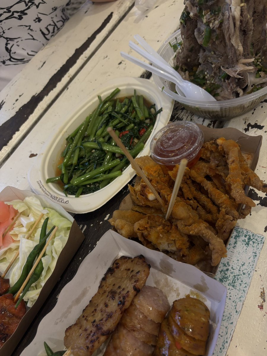 ygc8f's tweet photo. 태국에 여자들 잔뜩 오니까 이만치 맛난 거 먹고 다니네 https://t.co/1HXgjUcyjW