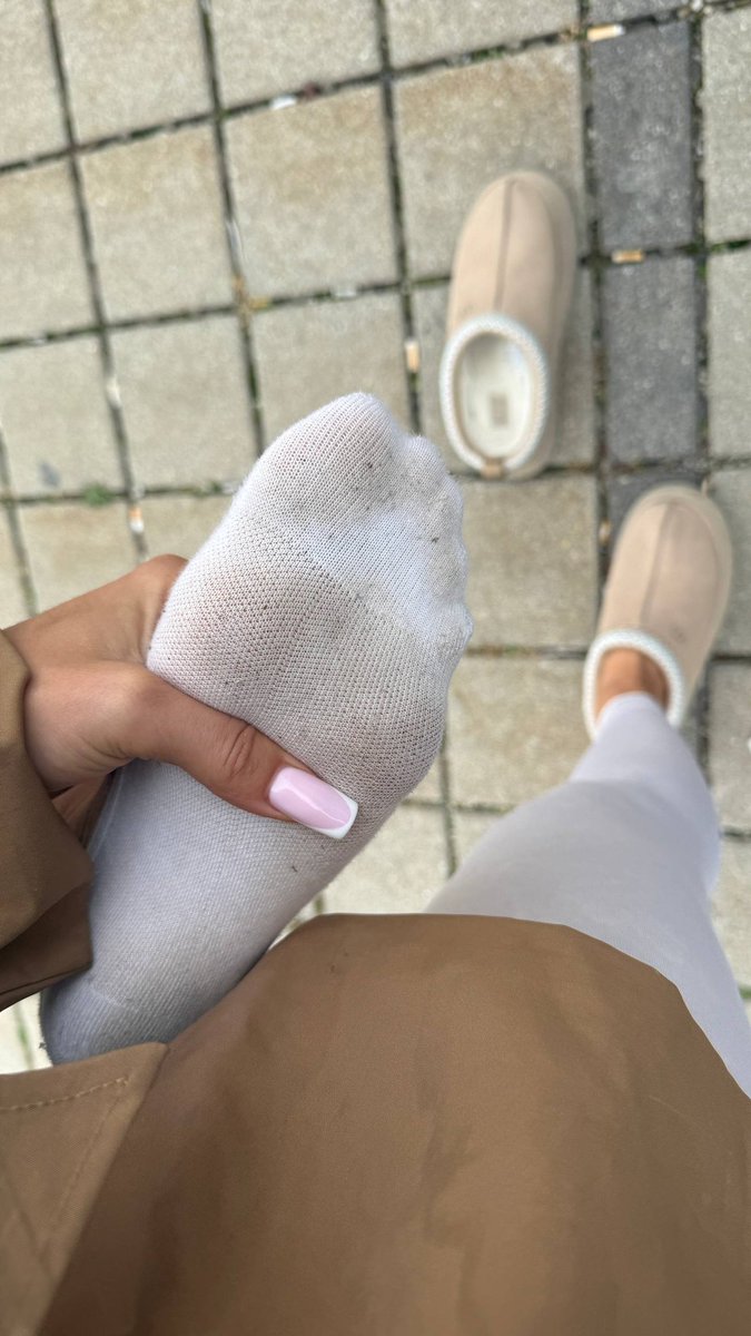 Angelsfeeet's tweet photo. Sweaty and dirty sock 👃🏻 

Follow:@AmoreeAngeel

@RTFeetPromo @FeetFinder @feetworshipx0 @feetwonder @feetgirllover https://t.co/lO4CuQyIoo
