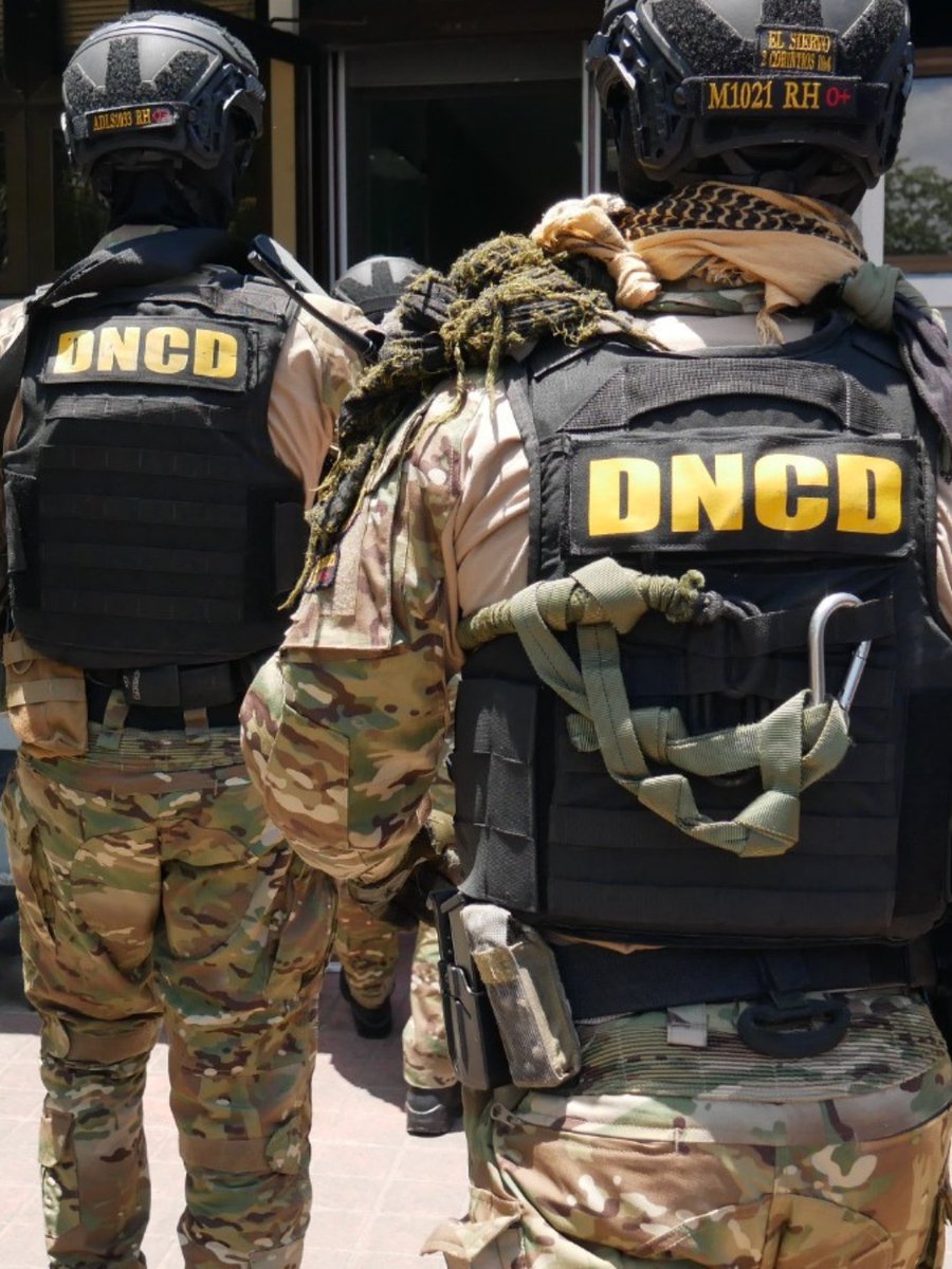 DNCDRD's tweet photo. DNCD Y ALGUACILES EE.UU CAPTURAN UNO DE LOS 10 FUGITIVOS MÁS BUSCADOS EN PENSILVANIA
Conoce más en nuestro portal: https://t.co/XjpBYsyj0s
#DNCD #AvanzandoJuntos https://t.co/eSA4PeYbBx