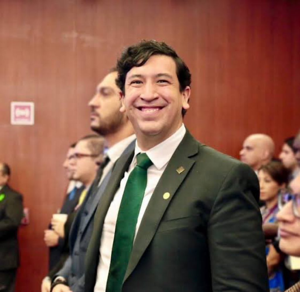 pedroferriz3's tweet photo. Además de ponerte obeso, llegaste a despertar una esperanza, muchos jóvenes en Jalisco

Para acabar, siendo un vendido burócrata de un narco gobierno

Así que chinga tu madre @pkumamoto https://t.co/8mFH5Uazsf