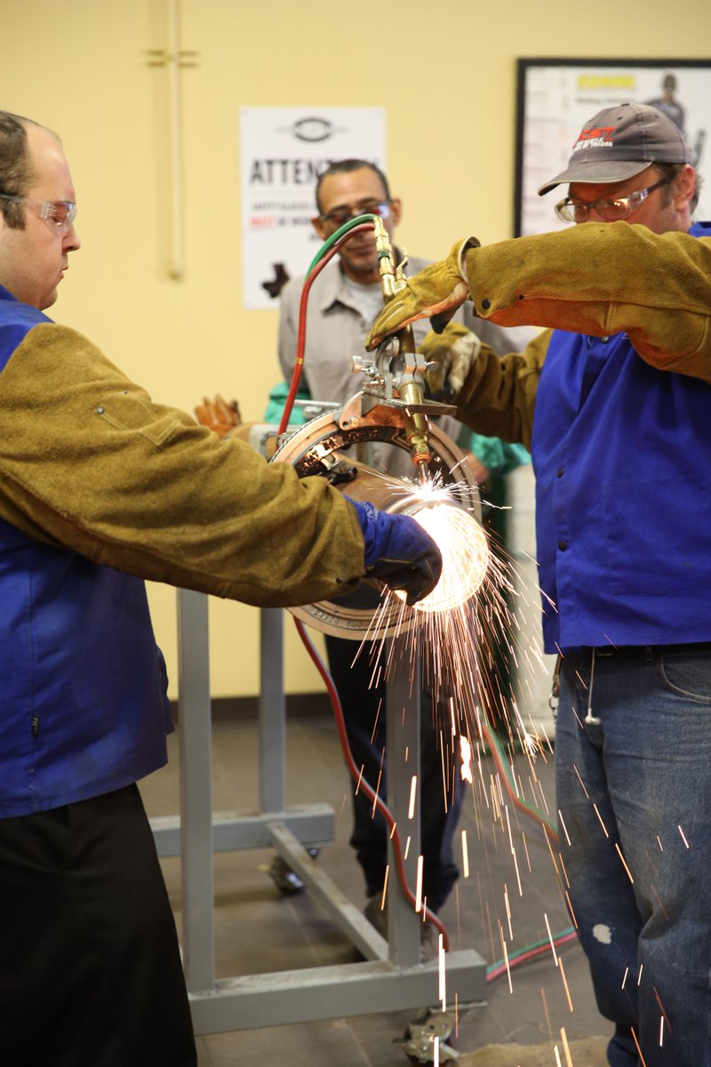 NCSTELiverpool's tweet photo. Just graduated? Don't spend four years figuring it out. Train for a skilled trade, get hired, start earning. 

https://t.co/uvwXK7uW5y https://t.co/HKj1htRgRV
