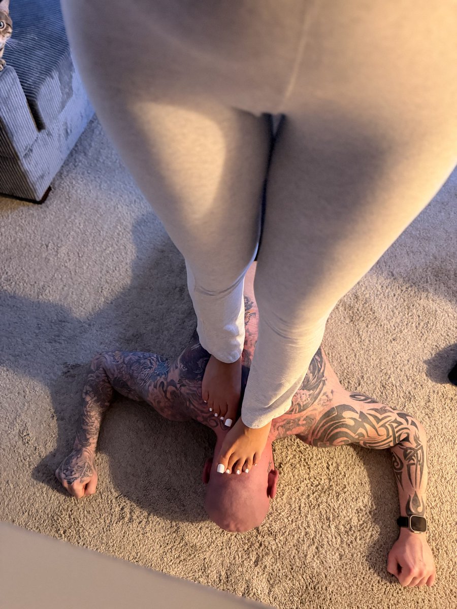 Findomtiny's tweet photo. I don’t just walk all over men online, I do it in real life too. https://t.co/S9FCm6xqVV