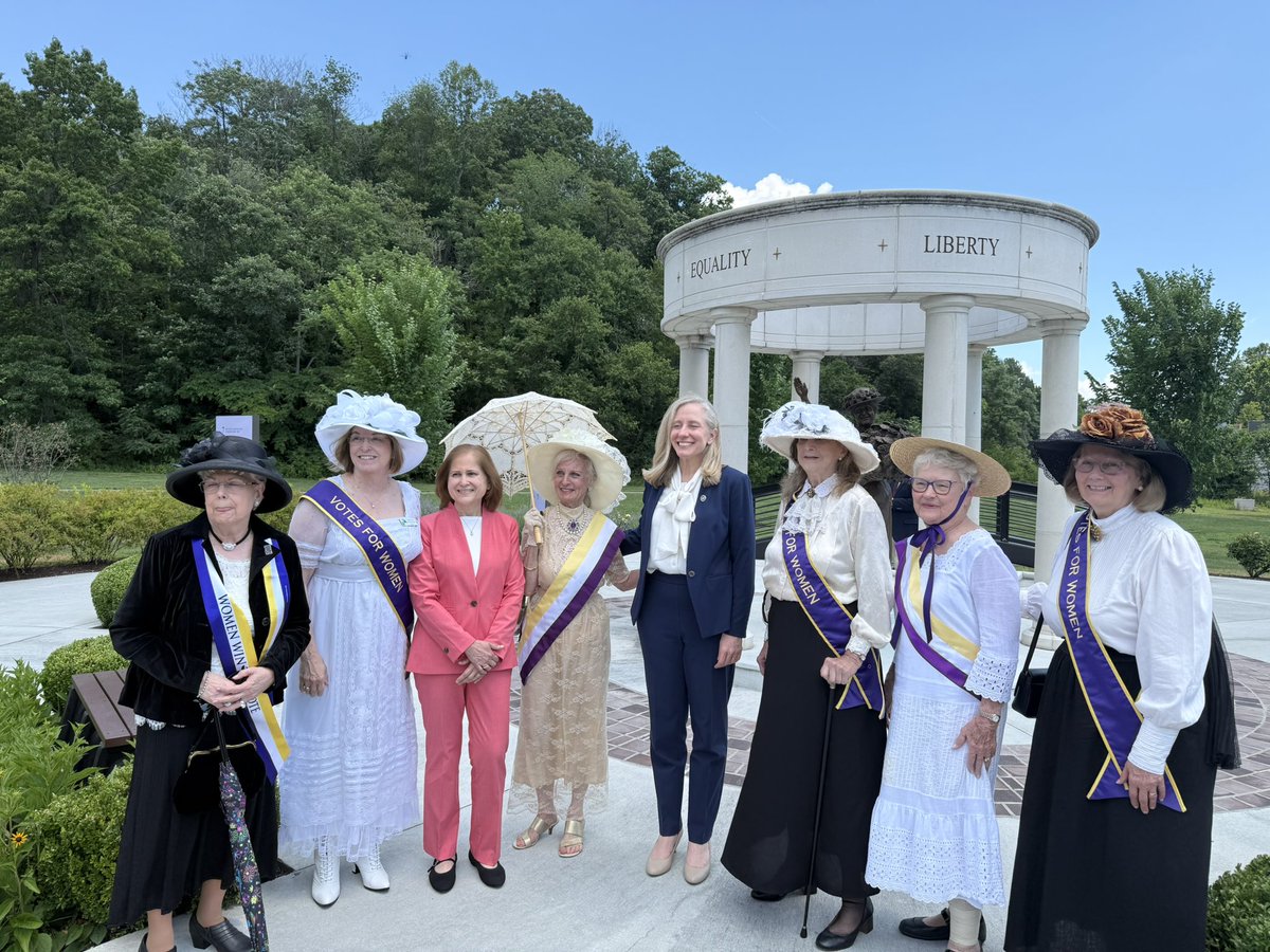 justindotnet's tweet photo. Our @NOVA_Parks team was honored to welcome @GovernorVA &amp; @ltgovhashmi to The River View at Occoquan Regional Park for a bill signing today.

Following the bill signing, our volunteer docents were able to guide the Governor through the Turning Point Suffragist Memorial. https://t.co/G5C6hGQQez