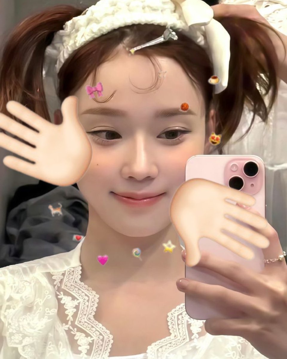 viky tweet media