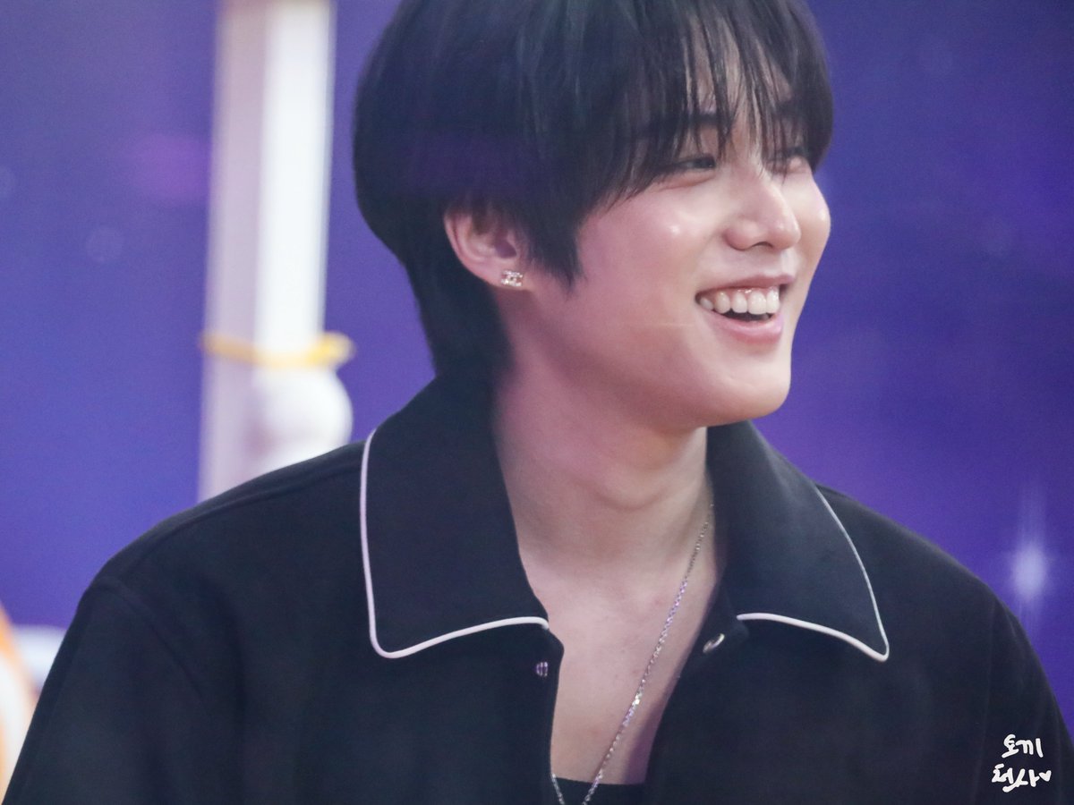 jacobcob97's tweet photo. 260617 아돌라 오늘도 귀엽다…💛
#더보이즈 #JACOB  #ジェイコブ #제이콥 #배준영 https://t.co/dDPNKLz8Nn