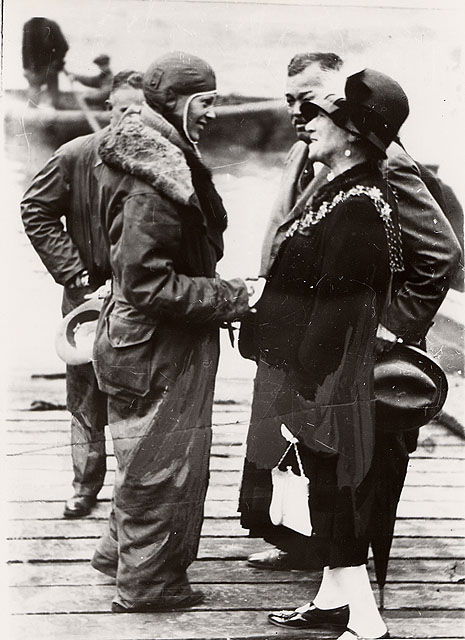 airandspace's tweet photo. Before Amelia Earhart flew herself across the Atlantic, she made history as the first woman to fly across the Atlantic as a passenger on #TDIH in 1928. Learn more about Earhart's flying career: https://t.co/JgYnwKNf1H https://t.co/WOGXaL5szO
