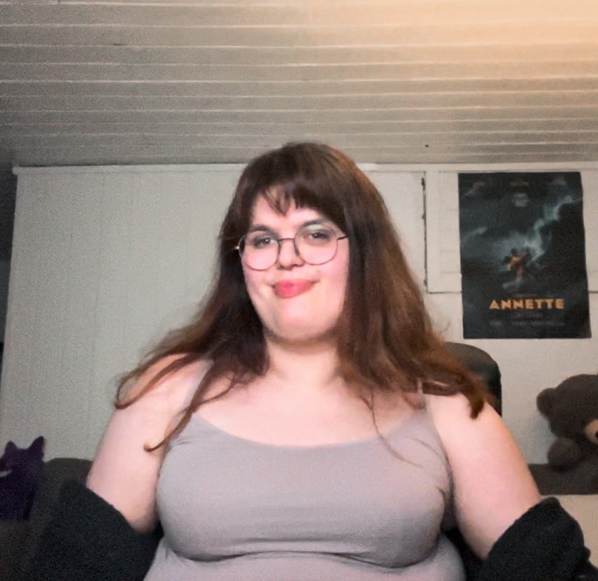 ameliamalie's tweet photo. semi occasional reminder that i am pretty cute https://t.co/4WcoexOOye