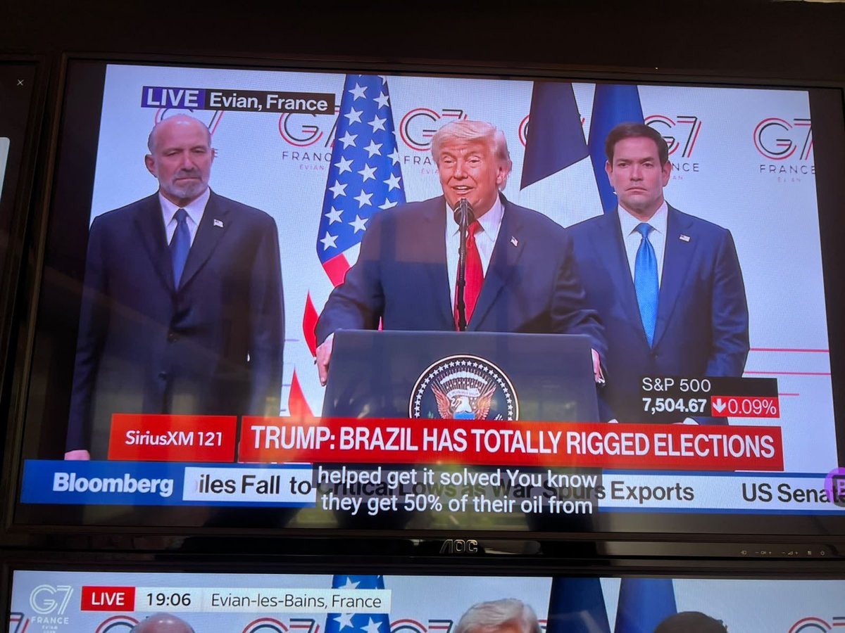 RafaelFontana's tweet photo. Trump afirma na França que o Brasil fraudou totalmente as eleições.

Moraes, envie o seu Exército. https://t.co/xJM6W4zD1H
