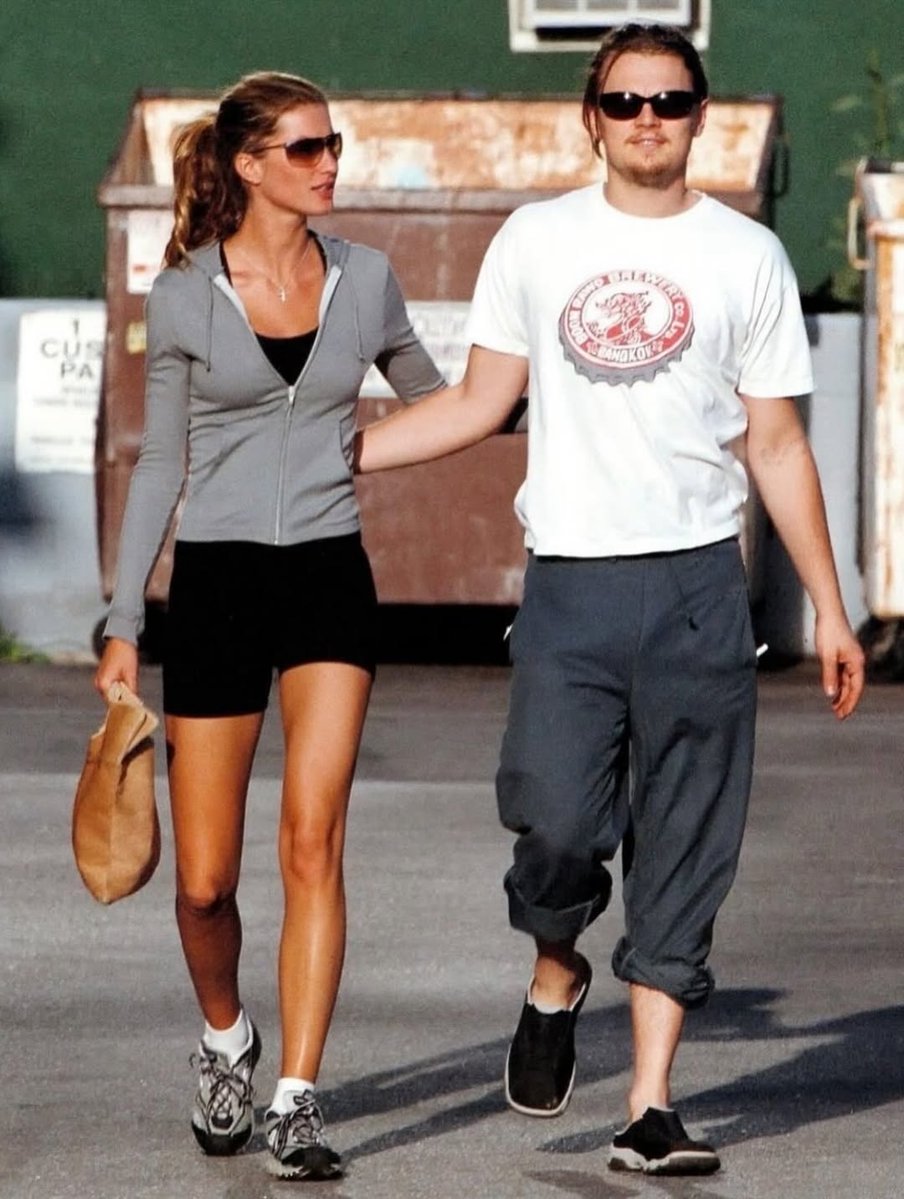 historyinmemes's tweet photo. Leonardo DiCaprio and Gisele Bündchen were one of the most high-profile celebrity couples of the early 2000s, dating on and off between 2000 and 2005. https://t.co/ADOT8JPpzo