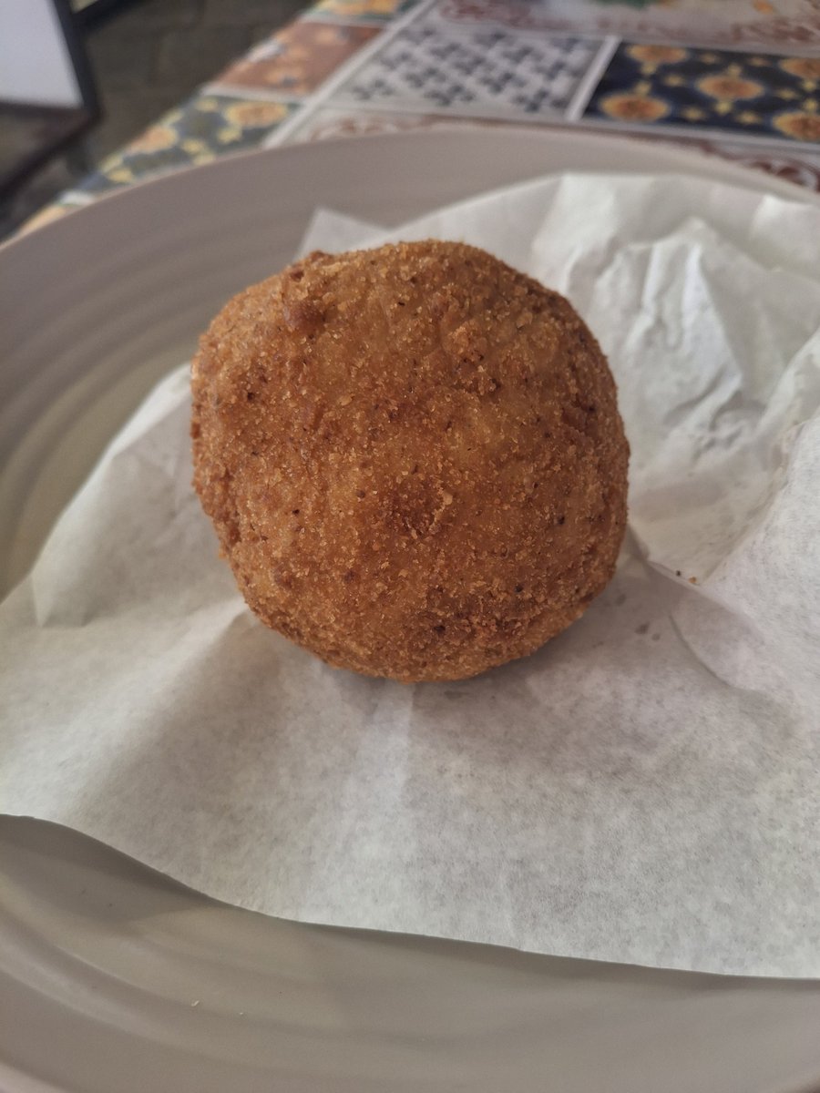 simo1967_'s tweet photo. Ballaro'...Palermo https://t.co/KtfWru0YxB
