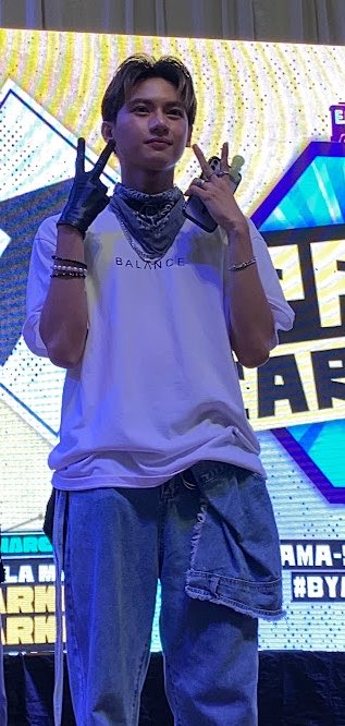 jMez08's tweet photo. @leoyaltyofc @GenZix_LEO @GenZixOfficial Hi po!! HAHAHAHA may braincells pako nung una pero nung bandang huli na gusto ko na lang mag I love you Leo!! HAHAHAHA 🤣

Tagging @ultleos kung nasaan man siya ngayon! 🥺❤️✨

I LOVE YOU LEOOO happy 2nd leoyalties! ⭐️

HAPPY 2ND LEONNIVERSARY
#TwoLeoyalToQuit #GenZix #GenZixLEO https://t.co/syh7jeTmxQ