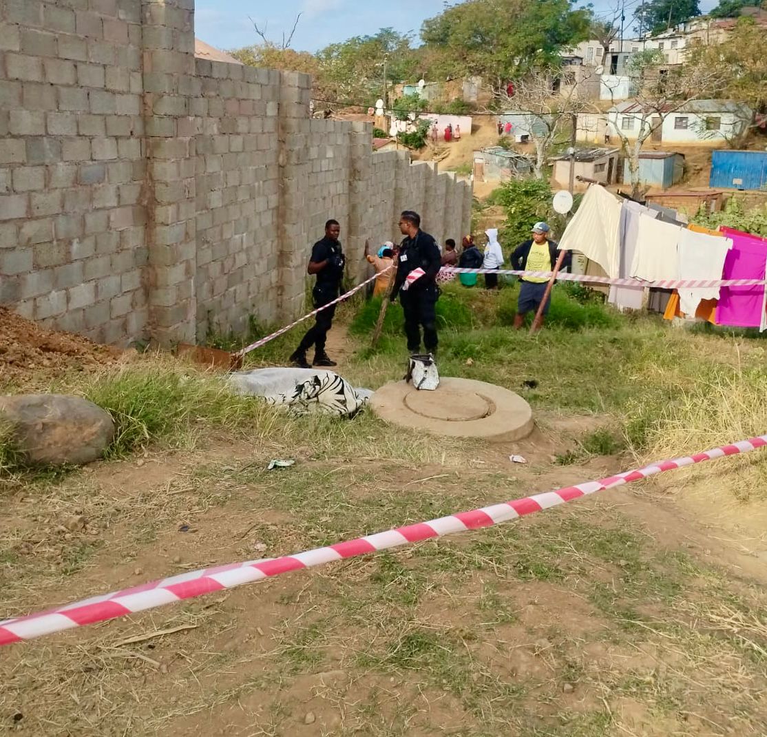 MARIUSBROODRYK's tweet photo. INANDA, KZN  — A woman was shot dead in Ekuphakameni, Inanda on Tuesday, 17 June 2026. Reaction Unit South Africa arrived at about 08:19 and found her body on an unpaved footpath near her home with gunshot wounds to the head and shoulder.

Residents reported hearing four gunshots before finding her. Witnesses said a man in a blue dust coat fled the scene. The victim’s mother said her daughter was on her way to work when attacked, and that an unknown man had visited their home a week earlier asking to speak to her.

The woman’s phone, handbag and belongings were untouched, suggesting robbery was not the motive. Police are investigating and have not confirmed if the earlier visit is linked to the killing.