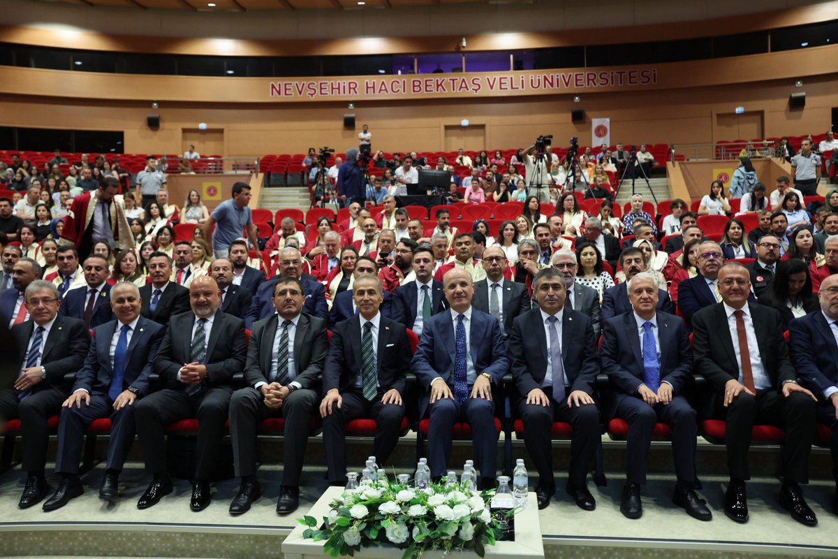 baruedutr's tweet photo. Bartın Üniversitesinin (BARÜ) “Spor Dostu Kampüs” ödülü, Rektör Prof. Dr. Ahmet Akkaya’ya Yükseköğretim Kurulu (YÖK) Başkanı Prof. Dr. Erol Özvar tarafından takdim edildi.

🔗https://t.co/Kd1ZPhGoHu

#BARÜ https://t.co/EjijZkTOoI