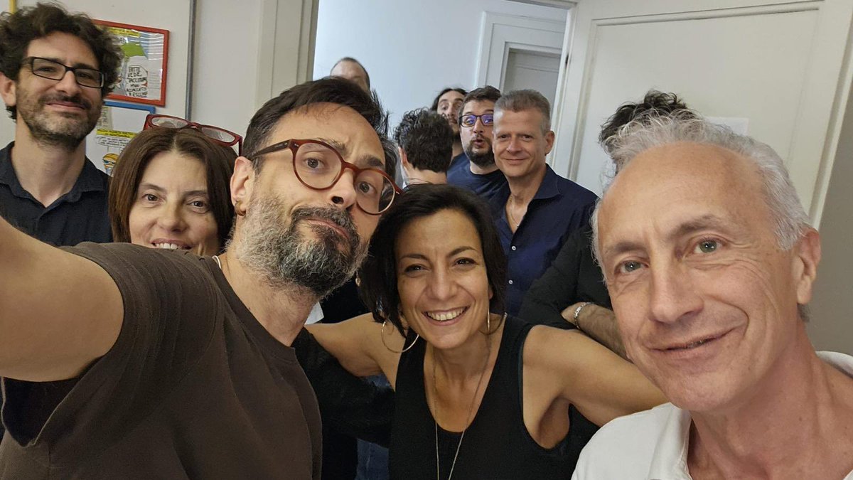 fattoquotidiano's tweet photo. Il Fatto Quotidiano festeggia la nomina a condirettrice di Maddalena Oliva. 

Tanti auguri di buon lavoro a lei e a tutta la squadra!

@Virdiesse @rantoniucci @PatriziaDeRub @lucadecarolis @Edudibl @IlariaProietti @salvini_giacomo @fraschecco @pipitone87 @MartCasti @marco_pasciuti @VinzBis @paolofrosina @marcotravaglio @petergomezblog @SimoneCeriotti