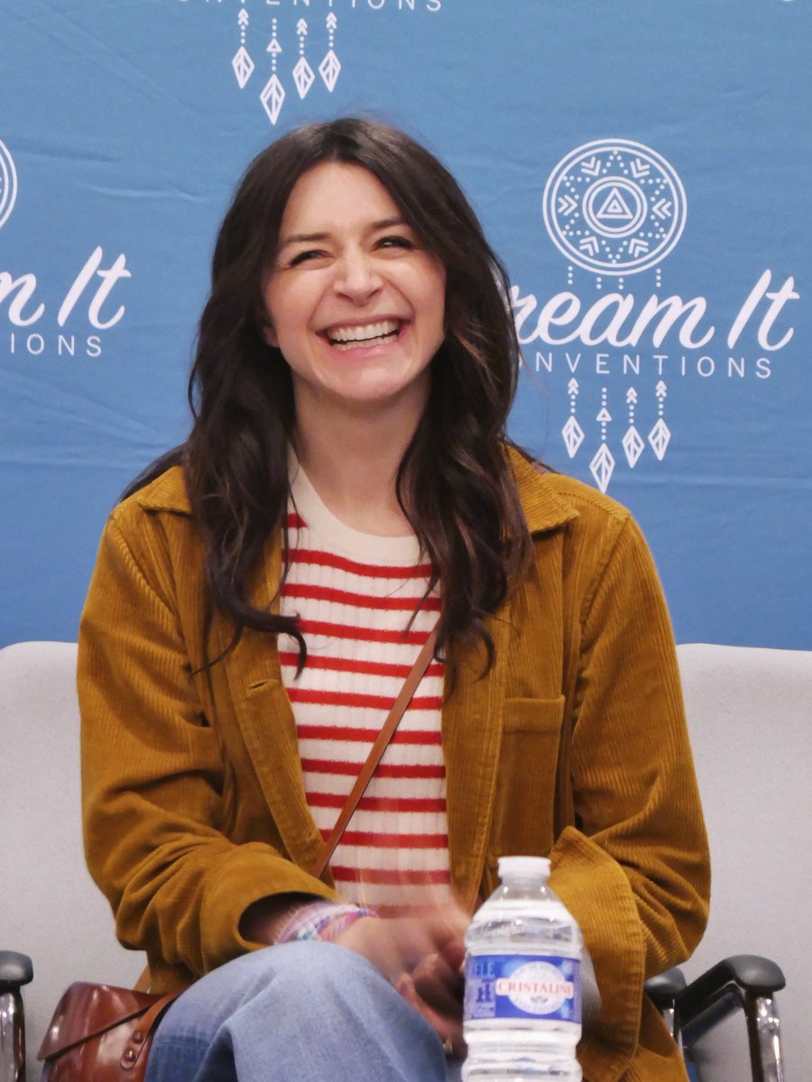delulushq's tweet photo. her smile genuinely makes me smile https://t.co/qeRV7x2wdB