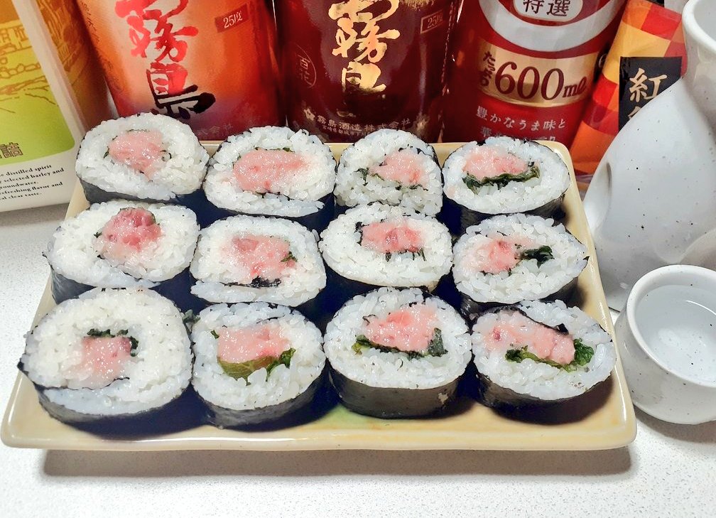 TOKISKITCHEN's tweet photo. 本日はねぎとろ巻きです。
#おうちごはん https://t.co/kLRhogRt4p