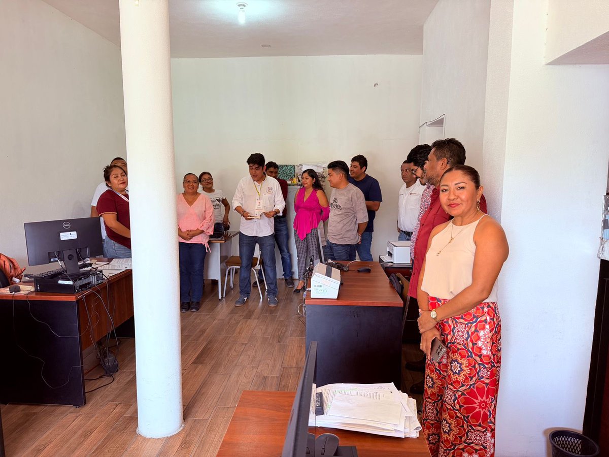 Catastro_GobOax's tweet photo. 📚 Fomento a la Lectura | Región Istmo

Como parte de las acciones para fortalecer el desarrollo personal y promover una cultura de aprendizaje continuo, colaboradores del CIAC de Salina Cruz del #ICEO, en la región del Istmo, https://t.co/kyLamW8kfB