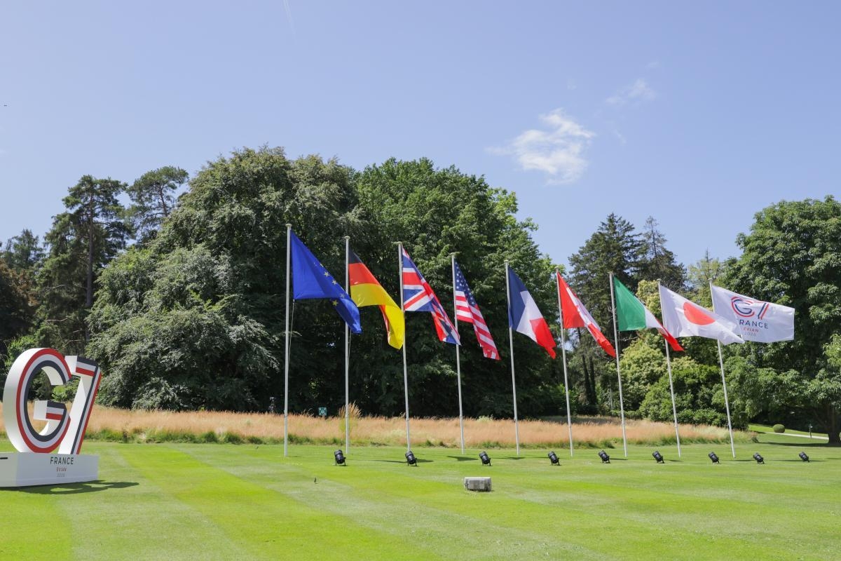 EU_Partnerships's tweet photo. The G7 Declaration confirms a shift already underway: from aid to investment, from dependency to partnership.

Through #GlobalGateway, the EU is already putting this into practice by mobilising private capital, strengthening economic corridors and supporting sustainable growth. https://t.co/QZLSwVBsx3