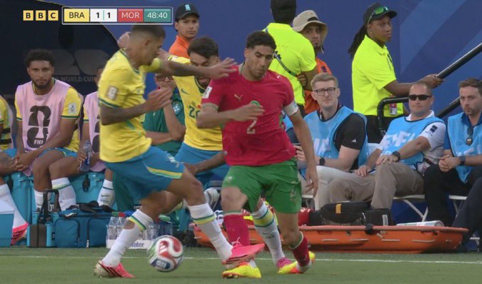 Raan_HS's tweet photo. @AztecaDeportes Estos no los ven, tienen ceguera selectiva, y seguro pasa cuando uno también cuando juegue su selección y dirán que no se merecía tarjeta. https://t.co/P79bHLxN73