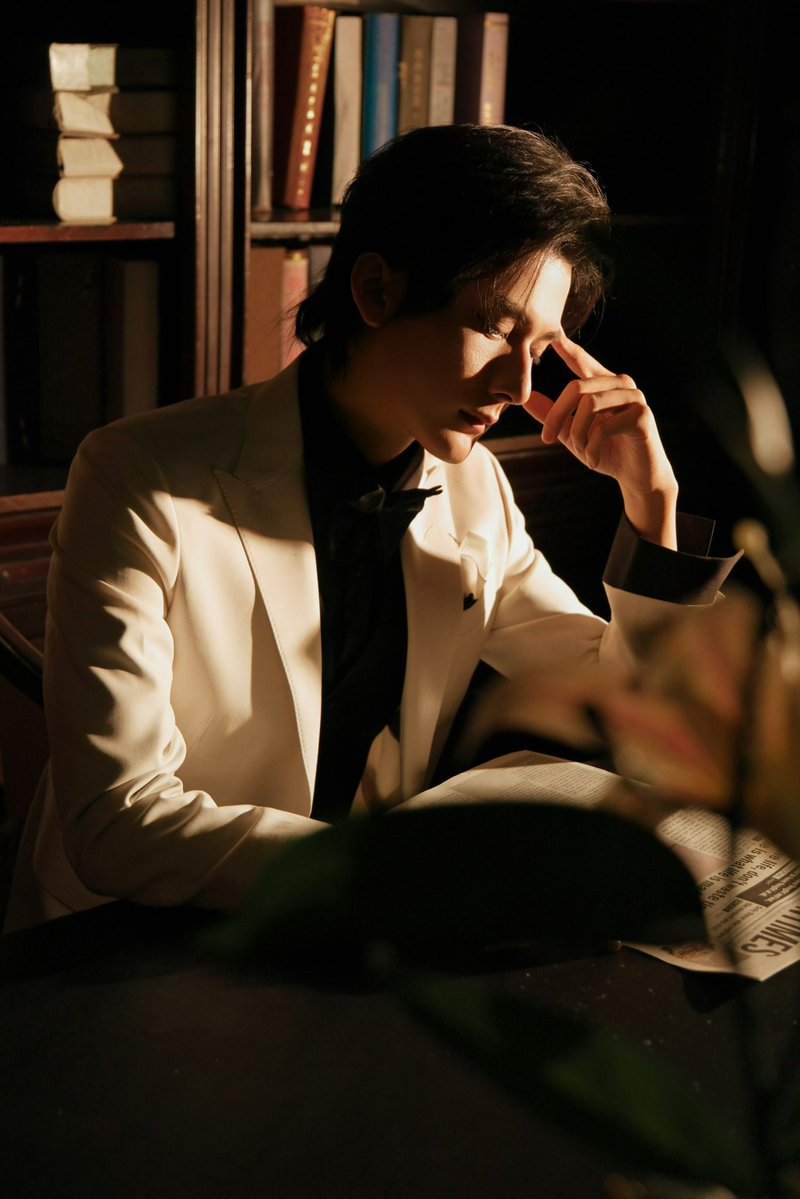 woffiebun's tweet photo. jiangli as trophy wife, peien nikah sama jiangheng atas dasar kontrak tanpa cinta, peien cuma dijadiin pajangan doang, peien sering sendirian di rumah besar punya jiang heng dan jalanin perannya sebagai nyonya rumah yang baik dan berbudi luhur sesuai dengan kemauan jiang heng https://t.co/nHXULuy7tQ