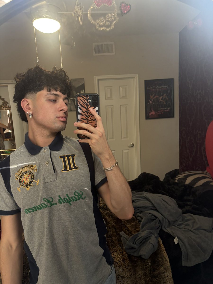 humpeydumpty's tweet photo. finally got a haircut https://t.co/vutKjfhITz
