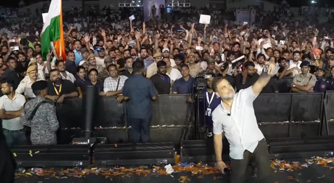 Newspoint__'s tweet photo. नेता विपक्ष राहुल गांधी ने आज कोटा में हजारों छात्रों के साथ संवाद किया।

@RahulGandhi https://t.co/TiaWuw4VfC