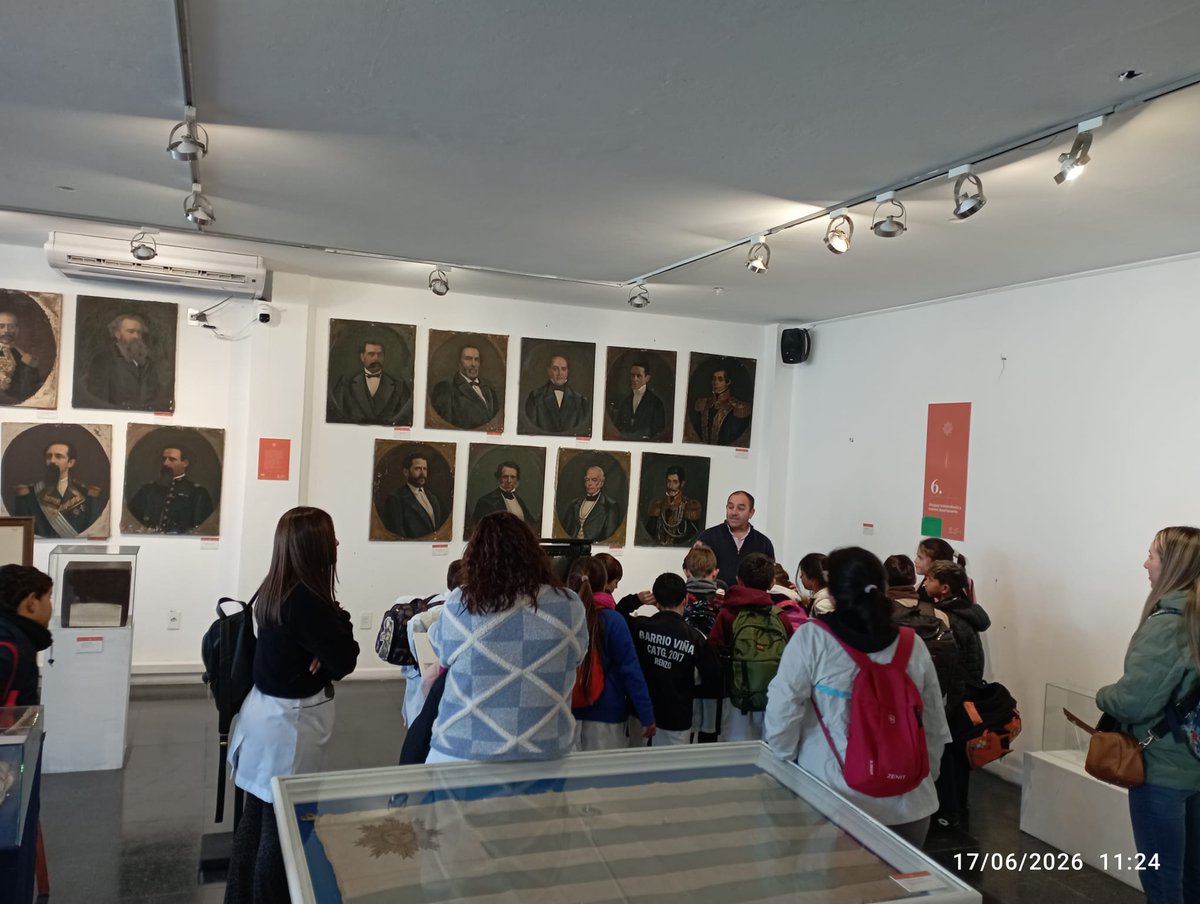 TachuMontano's tweet photo. Hoy recibimos a alumnos de la Escuela N°9 de La Cruz, se portaron muy bien. Gracias por visitar el Museo https://t.co/3sad64qCEF