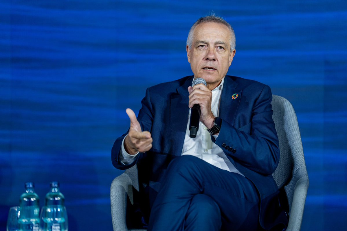 ConsorciZF's tweet photo. El presidente ejecutivo del @ConsorciZF, @pere_navarro, ha participado hoy en el Foro Económico y Social del Mediterráneo de @PrensaIberica en una conversación con Natalia Rios, jefa de Economía de @elperiodico, sobre industria, talento e innovación para competir desde el Mediterráneo. Un espacio clave para reforzar el papel de Barcelona como motor económico y tecnológico.