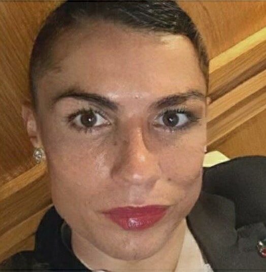 sandroaufdie1's tweet photo. Ronaldo, wenn sein Gegner nicht Al-Mohammed-Ahmed-KingMustafa-FC-Kebab heißt https://t.co/Hsn2nQW9bd