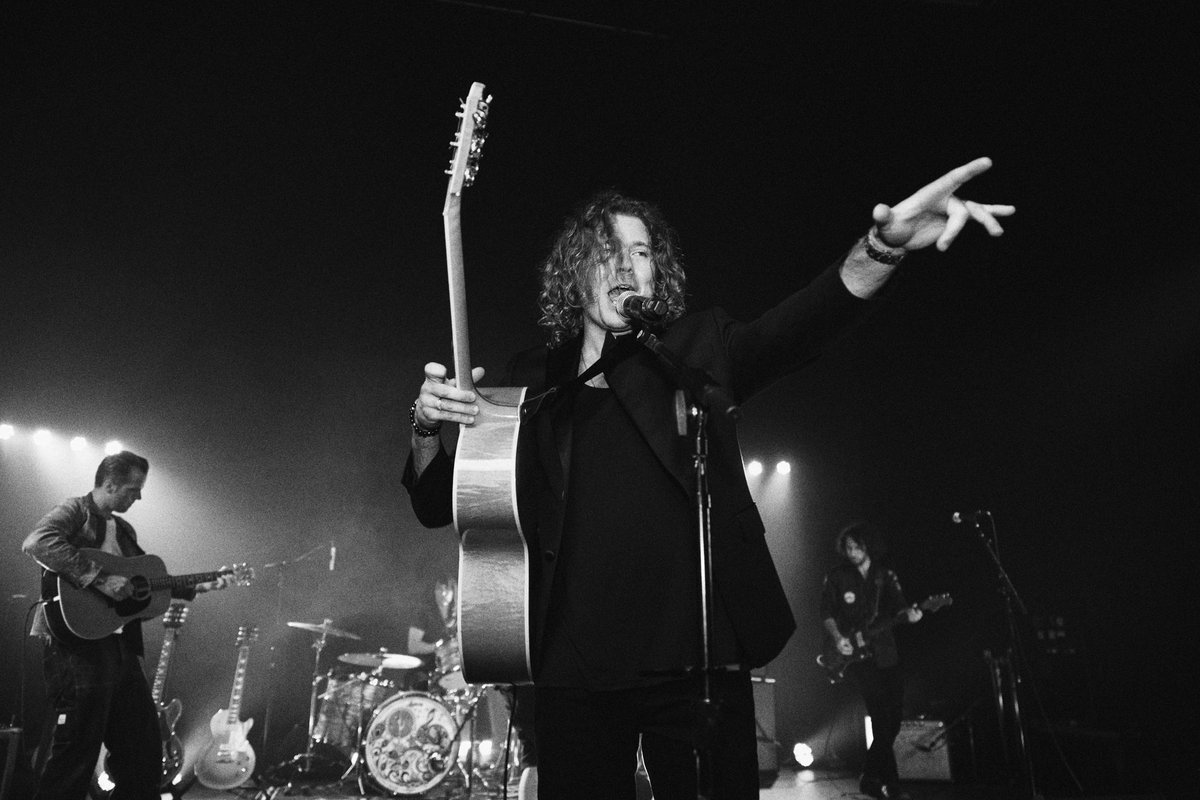 Clopezmusic's tweet photo. I miss you, Chicago! Meet me at @evanstonspace 8/20. Tix on sale now: https://t.co/d0JiEYao3G https://t.co/y6ExU1Kd2z