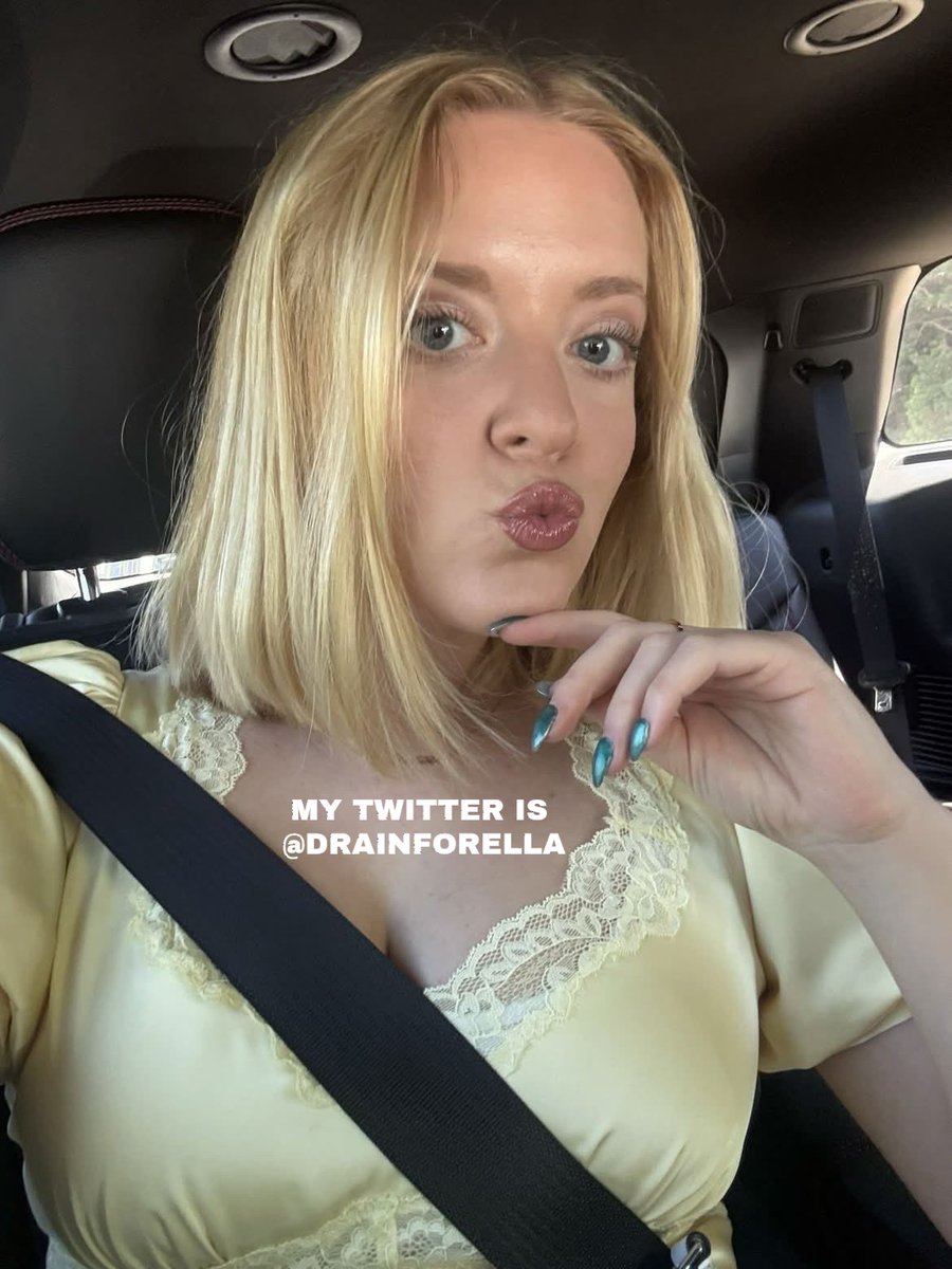drainforella's tweet photo. caught you staring. what... are you weak for blonde brats or something??? https://t.co/R3zCKTZDmI
