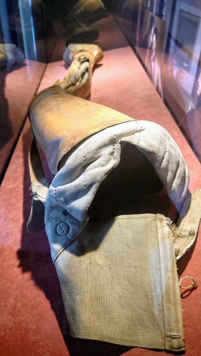 mcribbHistory's tweet photo. "By God Sir I've lost my leg..."

"By God Sir, so you have."

As the closing shots of the French guns are fired, one explodes near Wellington &amp; Uxbridge, that later loses most of his leg.

It is later amputated. He had several clever prosthetics made so he could walk (&amp; dance). https://t.co/DwDgXU0qjo