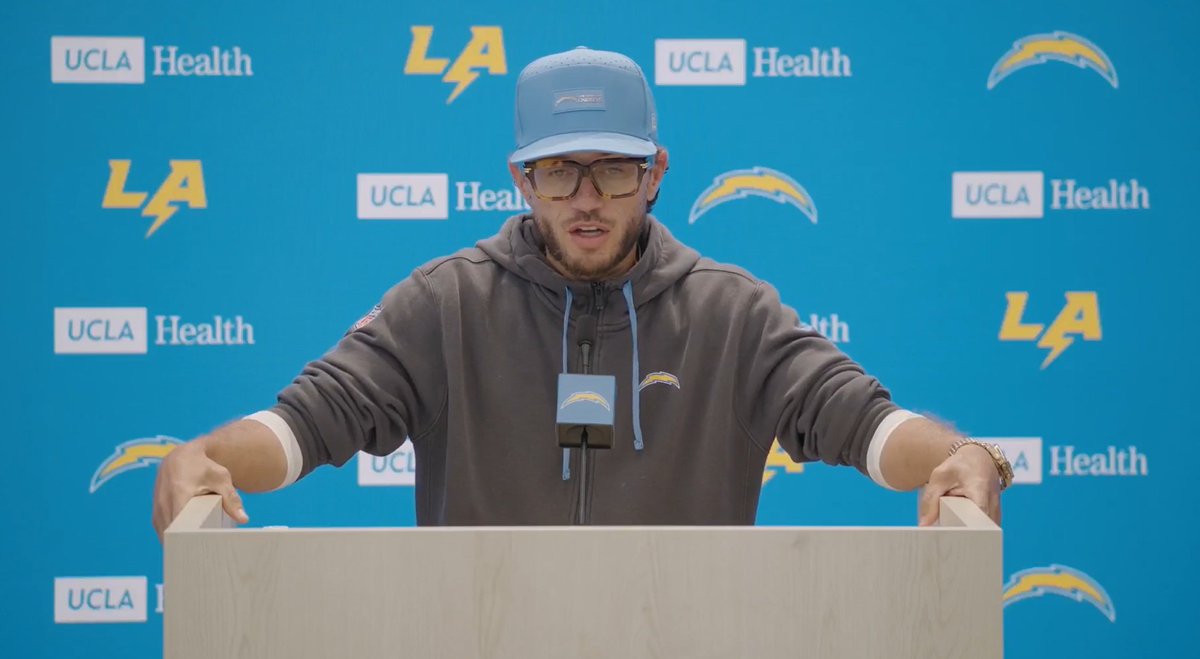 alexinsdorf99's tweet photo. Chargers OC Mike McDaniel on convincing QB Justin Herbert to focus on his footwork more than throwing: "If you give them reason behind whatever you're trying to do, that's where you can get people's buy-in."

"I think he understood the extreme measures...All of those things are really gonna benefit us in the long term."

"I'm trying to find the margins."