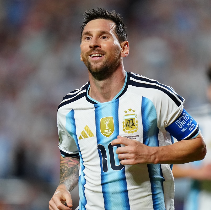 bpthaber's tweet photo. Ronaldo Nazario: "Dünyanın artık saklanmayı bırakıp Messi'nin tüm zamanların en iyisi olduğu gerçeğini kabul etme zamanı geldi." https://t.co/36IrBVClxn