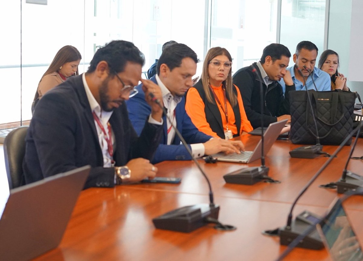 LaboralAN's tweet photo. Hoy, en Mesa Técnica #10, con la participación de delegadas del Ministerio del Trabajo, se continuó con el análisis y tratamiento del Proyecto de Ley Reformatoria a varias Leyes para Garantizar el Derecho a la Protección Prioritaria de la Mujer en el Período de Maternidad. https://t.co/EBYxuCuOXh