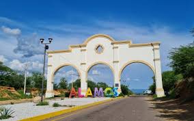 NoPasaNada_mx's tweet photo. De momento se ha abierto la circulación; los manifestantes se han trasladado al Palacio Municipal de Álamos.
Esté atento a cualquier ajuste en la vía de circulación Navojoa-Álamos
*foto ilustrativa
#Alamos #Brigadistas #BrigadistasEnAlamos https://t.co/brfAypj3Gb