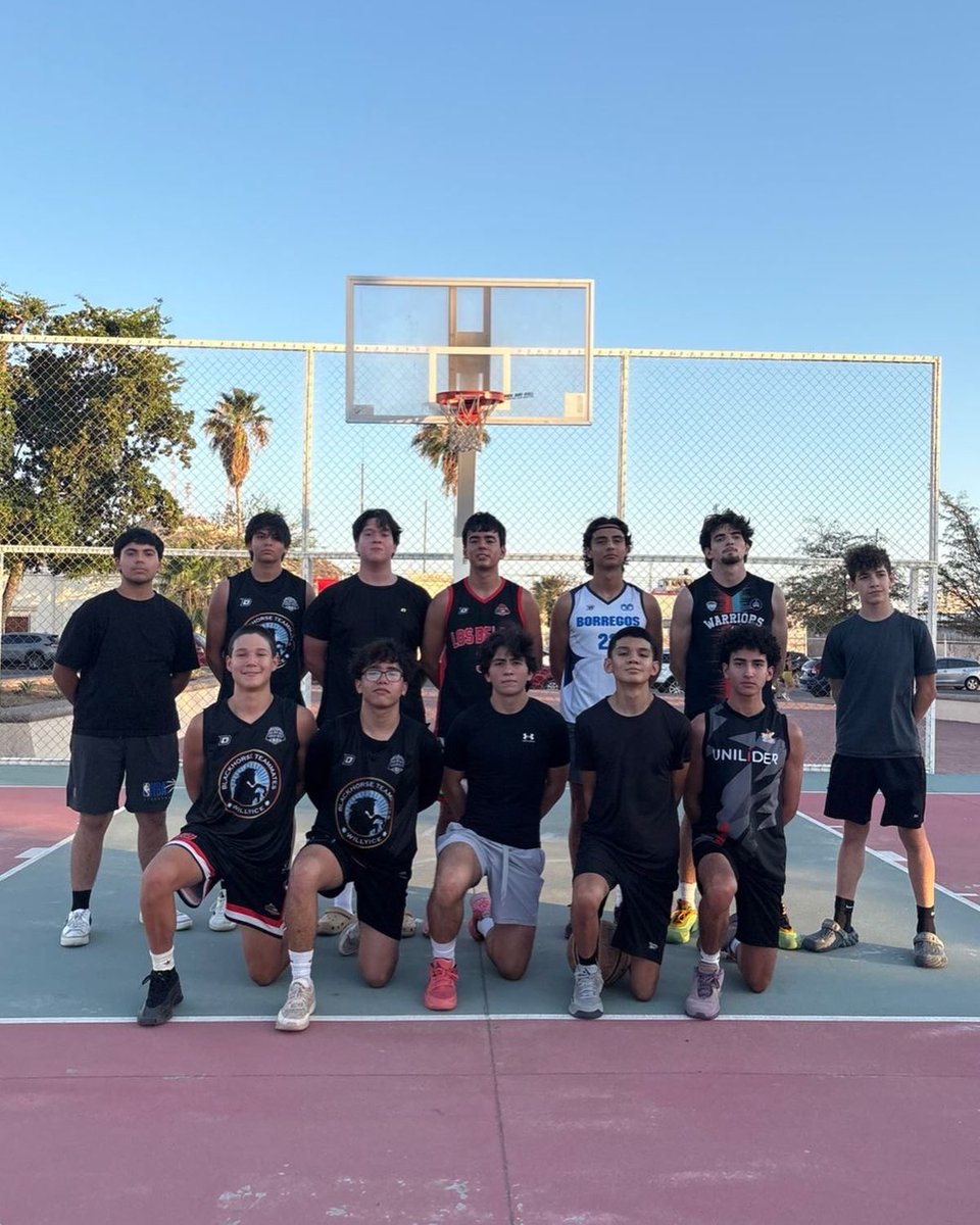 ValorJuvenilMx's tweet photo. Presentamos a nuestro nuevo equipo “Airballers”, comandados por el Coordinador Deportivo, Ramón Valdéz. 
Con esfuerzo, compromiso y pasión por el básquetbol, iniciamos este  proyecto generando espacios donde la juventud forje el valor de la disciplina, compañerismo y la vida sana https://t.co/f8MrmEWbIB