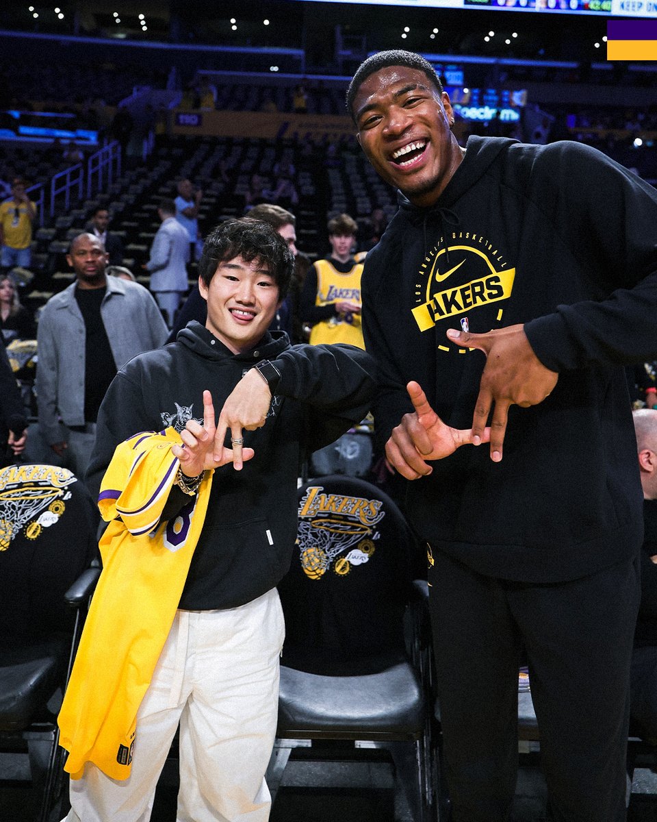 Lakers's tweet photo. Had some iconic crossovers this season 🤝 https://t.co/Vit3Hl1FTn
