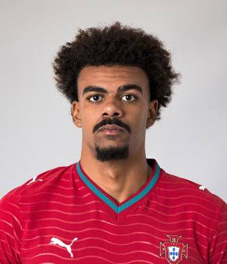 HaterBegins's tweet photo. No podes pretender ganar o al menos competir en un mundial si lo arrancas con esta escoria humana de titular. https://t.co/tqatyNGsJY