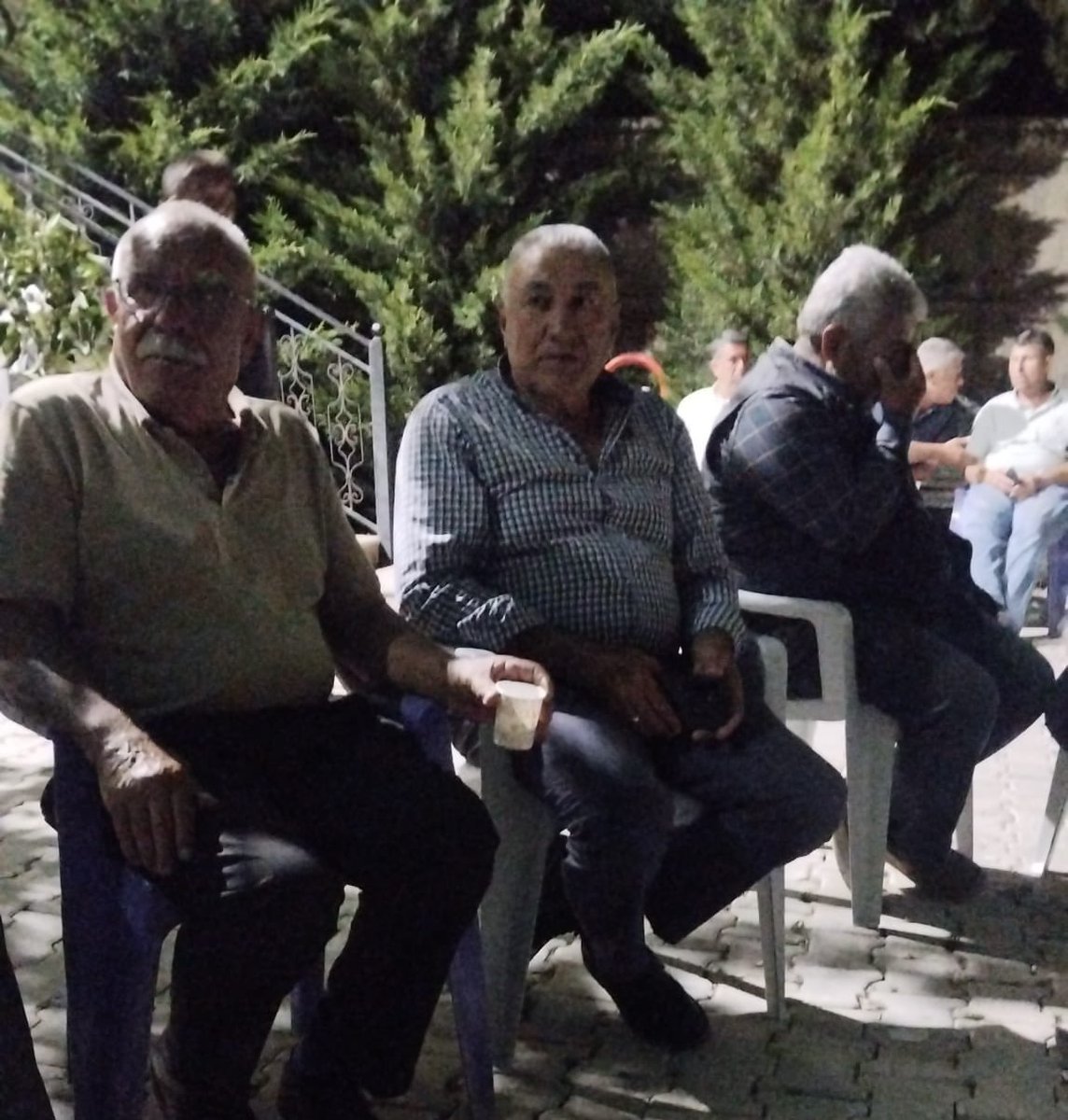 Mhpkale's tweet photo. Uzun süredir hastanede tedavisi devam eden ve vefatıyla bizleri derinden üzen, ailesi dostumuz Latif Deniz’in torunu ve Sinan Deniz’in kıymetli kızı Yağmur Naz Deniz’in taziyesine katılım sağladık. 

Merhume kardeşimize Allah’tan rahmet diliyorum. 

Mekânı cennet olsun. https://t.co/fkbOrr2ulL