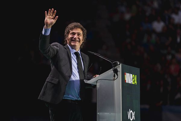 CwiSocialist's tweet photo. The failure of Javier Milei's populist right government and the lie of his anti-establishment rhetoric - https://t.co/zkjz0kwSVq https://t.co/CJk7FpKjnp