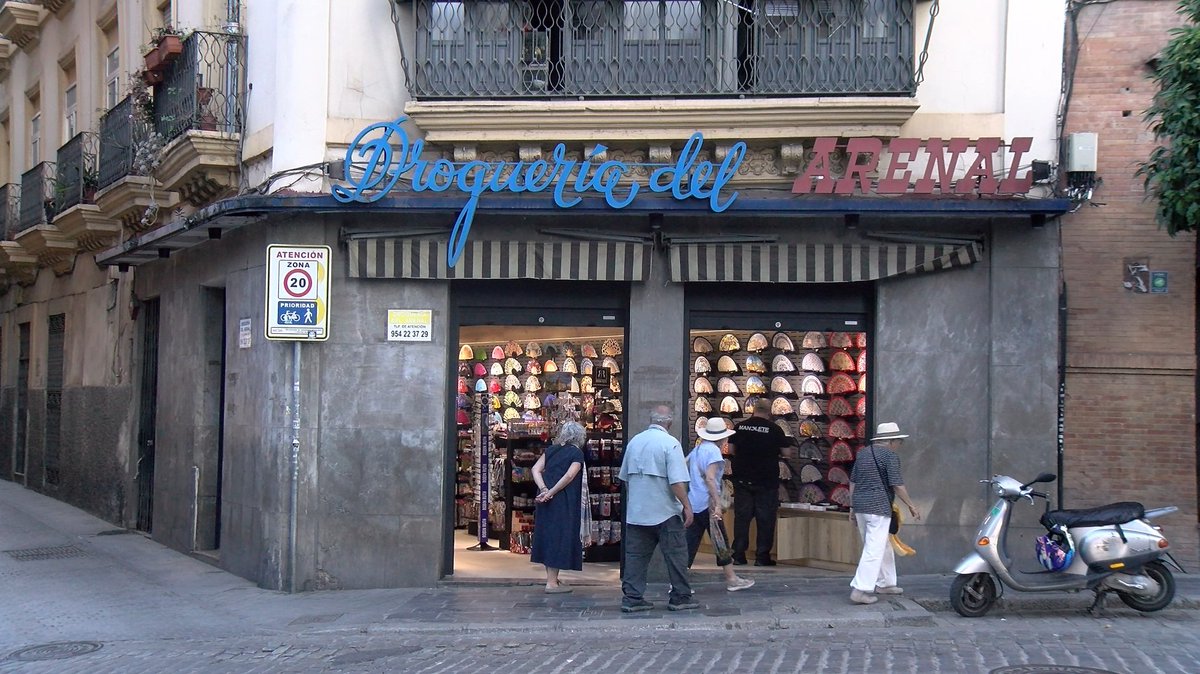 aitorrd3's tweet photo. Buenas! he publicado mi primer proyecto más "serio", Sevilla: Testimonios de Ayer y Hoy, un documental que busca dar voz a la propia ciudad a través de distintos testimonios de sus gentes y barrios.  https://t.co/PSI7wzDuPO 

Si os gusta e interesa, se agradece difusión !🙏 https://t.co/IKi7nQjXRA