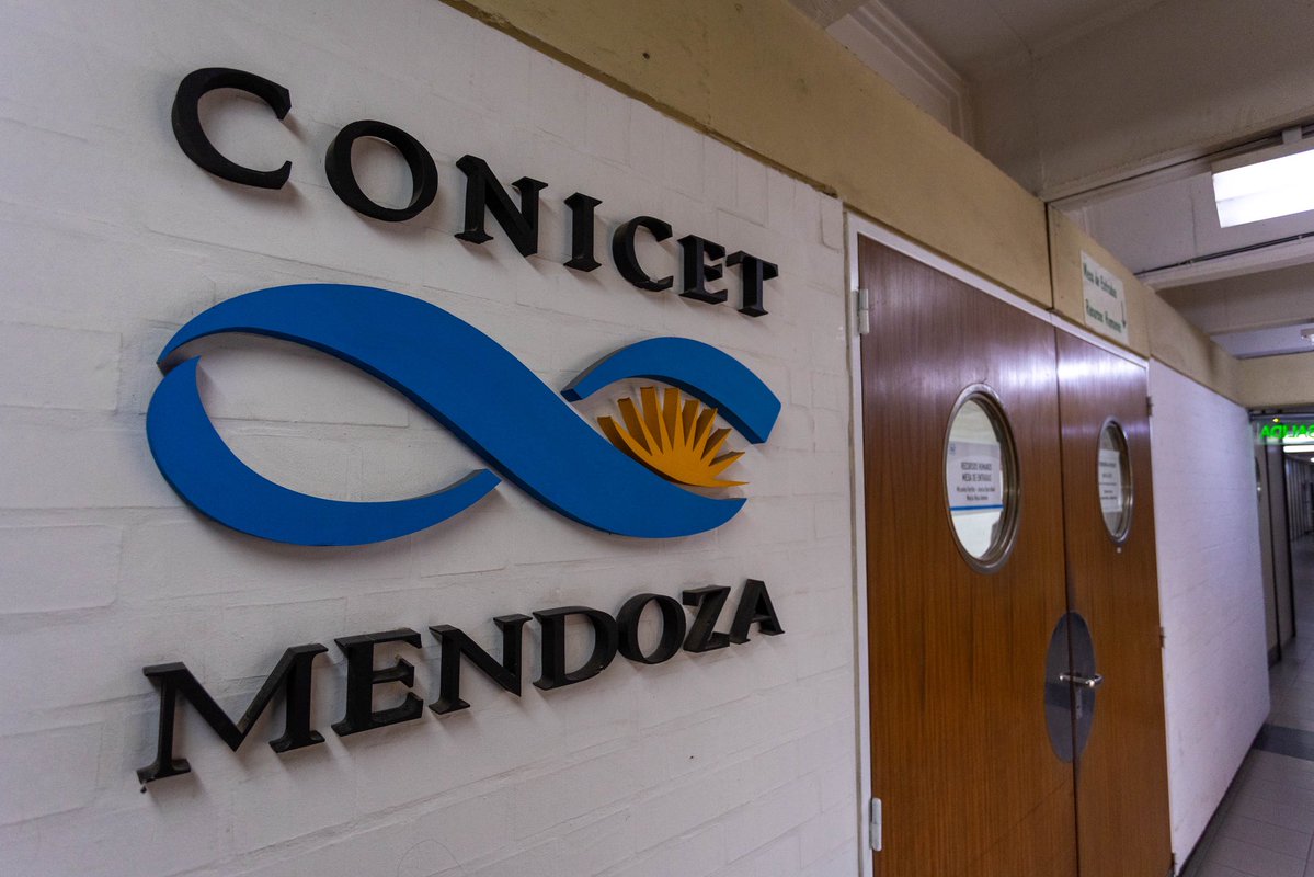 UlpianoSuarez's tweet photo. Fue un placer visitar @CONICETMendoza  y compartir una productiva reunión con su Consejo Directivo. 

Agradezco especialmente su compromiso y la excelente articulación que han mantenido con el municipio, siempre trabajando en positivo y con una visión de futuro.

Mendoza enfrenta un gran desafío: crecer de manera planificada, ordenada y sostenible, poniendo a las personas en el centro de cada decisión. 

En ese sentido, reafirmé mi compromiso de trabajar de forma colaborativa para construir una hoja de ruta clara, con la ciencia y el conocimiento como uno de los pilares fundamentales.